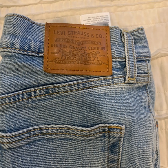 Levi’s Ribcage Flare Jeans - Picture 4 of 4